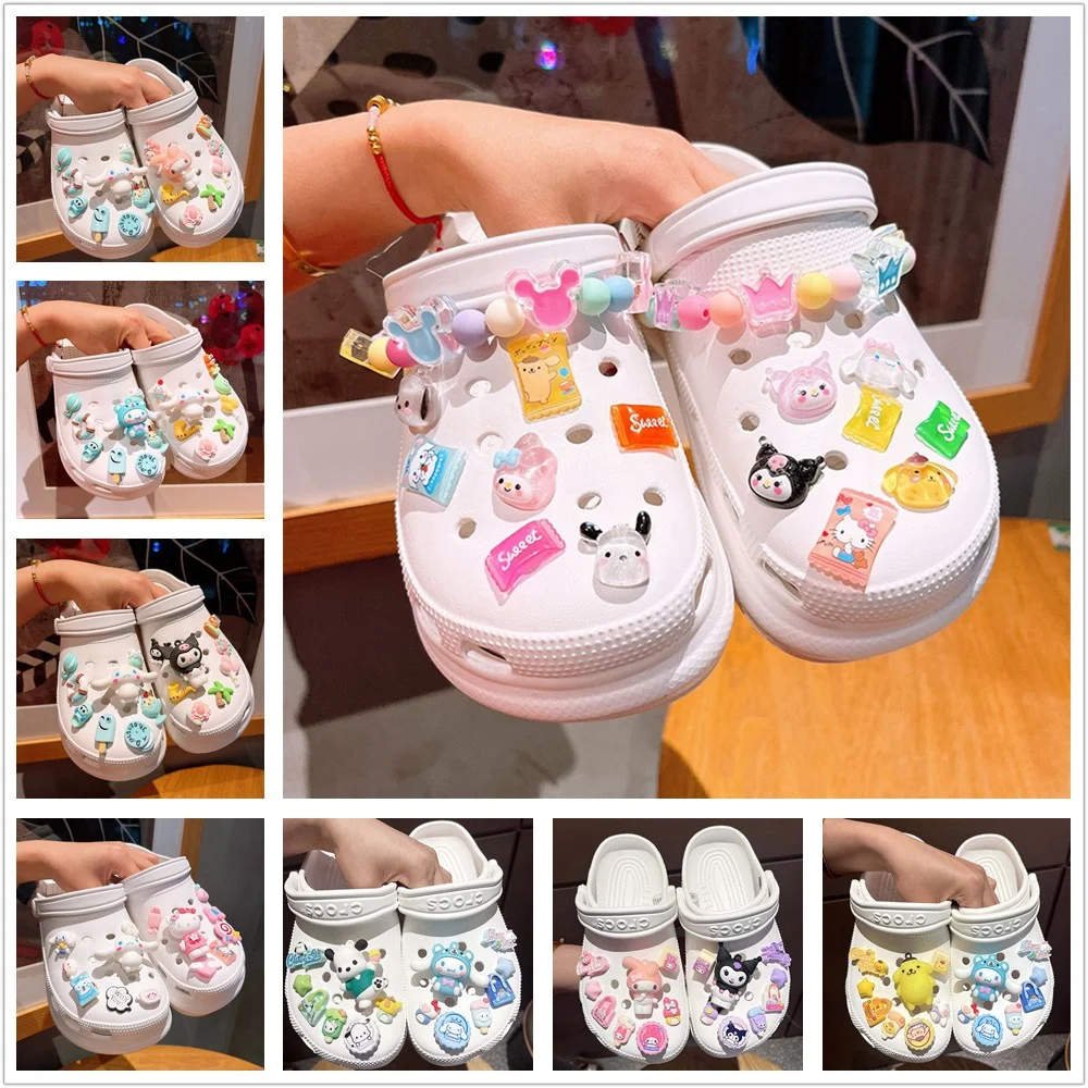 Sanrio LED 구두 매력 장식 맞는 샌들 Crooo Charms Jibz 헬로 키티 Cinnamoroll Kuromi Kids X-mas Party Gifts 장식