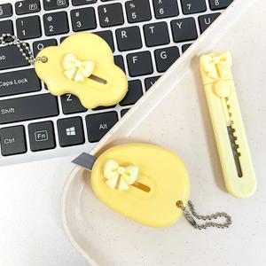 미니 귀여운 노란색 활 아트 유틸리티 나이프 종이 칼 풀기 익스프레스 패키지 편지지 선물을위한 개폐식 칼