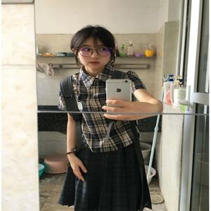슬림 피트 아메리칸 레트로 블루 격자 무늬 반소매 셔츠 여성 여름 캐주얼 다목적 슬리밍 탑 한국 스타일 통근 폴리 에스터 섬유
