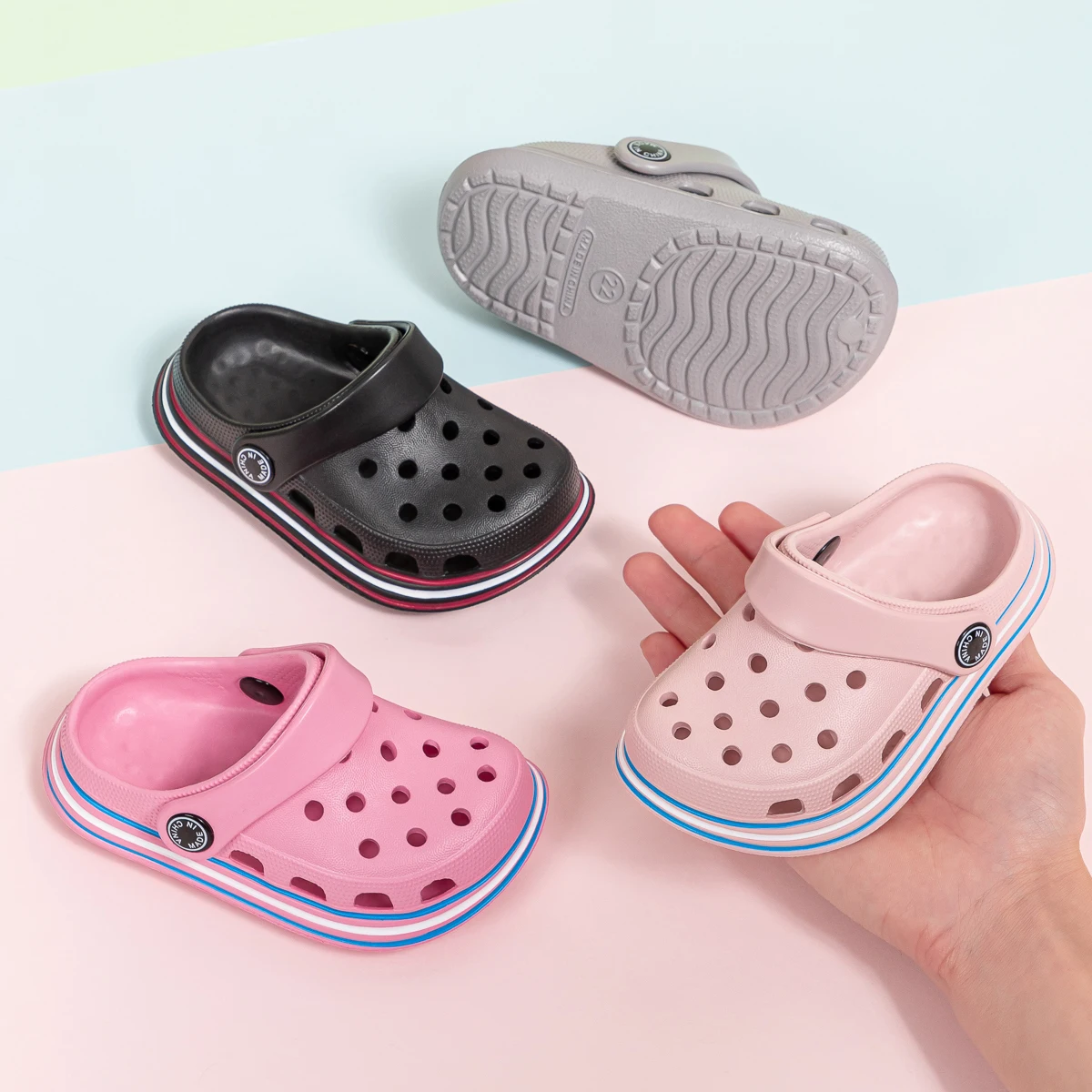 어린이 여름 클래식 정원 신발 EVA Anti-slip 부드러운 바닥 어린이 동굴 신발 솔리드 컬러 통기성 홈 실내 슬리퍼