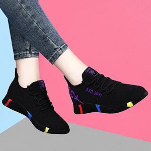 Tenis Feminino 2024 여성 Vulcanized 신발 에어 메쉬 라이트 소프트 스니커즈 여성 플랫 플랫폼 레이스 업 캐주얼 신발 바구니 Femme