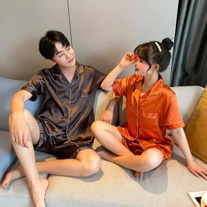 솔리드 컬러 잠옷 실크 새틴 잠옷 커플 세트 짧은 버튼 다운 잠옷 정장 Pijama 여성 남성 Loungewear 플러스 사이즈 Pj 세트