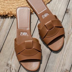 럭셔리 디자이너 여성 플랫 슬리퍼 짠 편안한 여성 신발 캐주얼 바닥 슬리퍼 2025 New Summer Sandalias Mujer