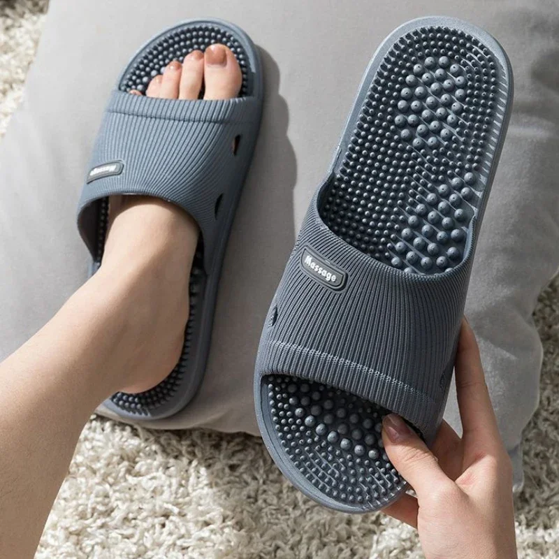 솔리드 컬러 남성 슬리퍼 욕실 미끄럼 방지 마사지 샌들 여성 단순 부드러운 바닥 건강 신발 Zapatillas Casa Hombre