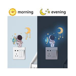 빛나는 자체 접착 홈 스위치 벽 스티커, 블루 핑크 그린 우주 비행사 별 달 어둠 속에서 빛나는 DIY 데칼, 어린이 침실용