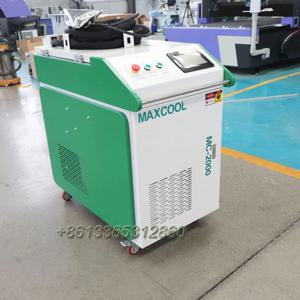 구부러지지 않고 차량과 엔진의 녹 제거를 위한 Maxcool 연속 2000w 파이버 레이저 클리닝 기계