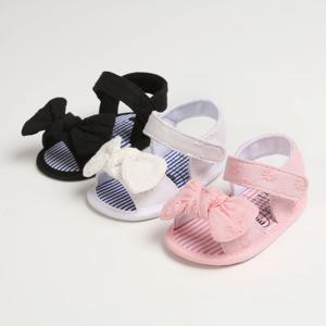 여름 새 아기 소녀 샌들 여러 가지 빛깔의 Bowknot 술 Anti-slip 부드러운 단독 신생아 유아 첫 워커 아기 신발