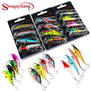 Sougayilang 낚시 미끼 세트 4PCS Wobbler 부식 방지 후크 바다 잉어 낚시 태클 De Pesca에 대한베이스 낚시 미끼