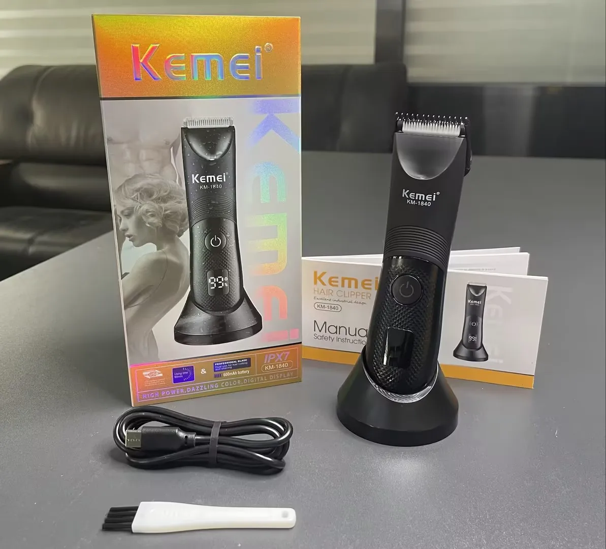 남성용 Kemei 방수 헤어 트리머 다기능 무선 충전식 전기 헤어 클리퍼 바디 헤어 면도기 KM-1840