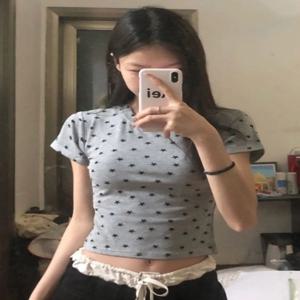 슬림 피트 반소매 라운드 넥 티셔츠 여성 스타일 한국어 버전 여름 얇은 코튼 레트로 순수한 욕망 매운 짧은 탑