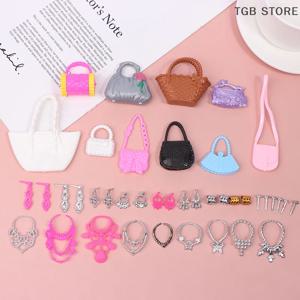 10pcs 인형 집 전기 도금 크라운 목걸이 Earstuds 팔찌 귀걸이 펜던트 팩 액세서리 드레싱 공주 인형 장난감