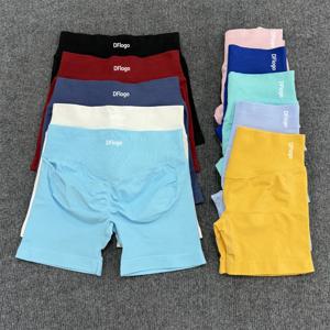 로고가있는 임팩트 반바지 낮은 허리 원활한 요가 반바지 Scrunch Bum 체육관 반바지 운동 바이커 짧은 스트레치 피트니스 의류