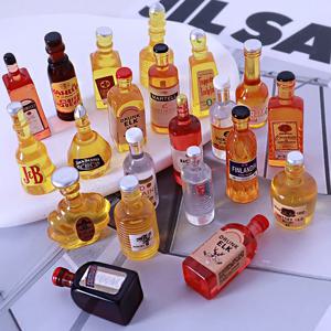 10pcs 소형 인형 집 물 모델의 병 외국 와인 병 음료 인형 음식 장난감 액세서리 선물을위한 미니 놀이 주방