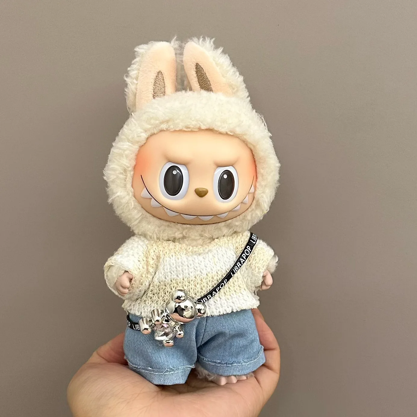Labubu 액세서리 의류 디자이너 V1 V2 V3 Labubu 펜던트에 적합 귀여운 성격 패션 생일 선물