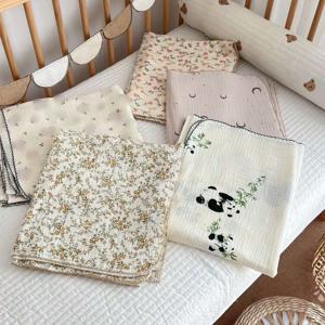 아기 모슬린 담요 110X130cm Swaddle 담요 거즈 얇은 이불 꽃 프린트 더블 레이어 코튼 유모차 커버 어린이 침구