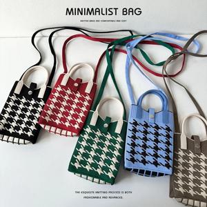 새로운 패션 숄더백 미니 니트 휴대폰 가방 한국어 버전 다용도 소형 휴대용 변경 가방 메신저 백