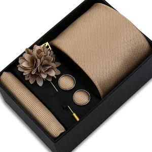 최고 품질 솔리드 컬러 넥타이 Hanky ​​Cufflinks 브로치 세트 남성용 우아한 자카드 넥타이 선물 상자 Gravatas 비즈니스 결혼식