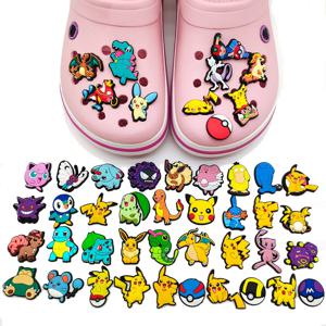 10/20/27/57Pcs 애니메이션 포켓몬 피카추 스니커즈 참 Kawaii Charizard Squirtle 홀 슬리퍼 액세서리 Decration 버클 선물