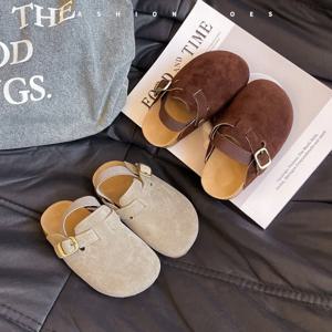 2024 새로운 소녀 소년 한 단계 플랫 바닥 Baotou 하프 슬리퍼 어린이 여름 Outwear 라운드 헤드 하프 슬리퍼 게으른 신발