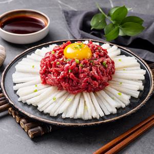 한우 1등급 암소 육회 200g+소스 선택 가능(고추장,간장)