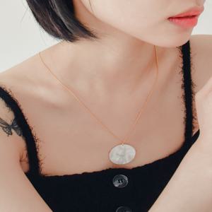 [비쥬주앙] 마블 패턴 라운드 목걸이