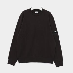 CP컴퍼니 25SS 렌즈와펜 라이즈드 플리스 스웨트 남성 맨투맨 18CMSS023A 005086W 999