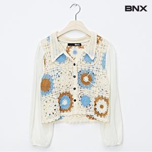 정상가:49,000원 | 카라넥 펀칭 메쉬 배색 뜨개 블라우스 (BV2BL010L0)