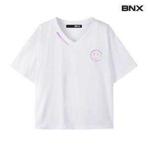 정상가:59,000원 | 브이넥 스티치 스마일 자수 반팔 티셔츠 (BW1TS054L0)