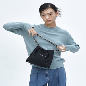 [코코체인] 블랙 실버 장식 리사이클 나일론 체인숄더백S JABA5E149BK