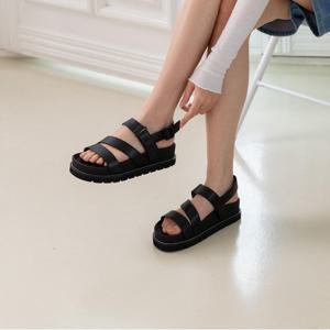 [최초가 148,000원] 사선 스트랩 캐주얼 샌들 BLACK 5CM