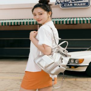 [질 바이 질스튜어트]  JLBA4F407SV [이시안착용][에스텔라] 실버 체인 백팩