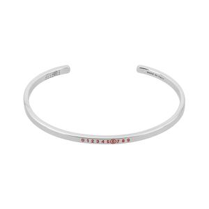 SM7UY0054 P7351 969 MM6 뱀의 해 인그레이빙 넘버링 로고 커프 3mm 팔찌