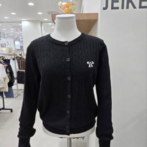 [제이케이]제이케이 꽈배기 리본 자수 카디건 JOTCD023B09