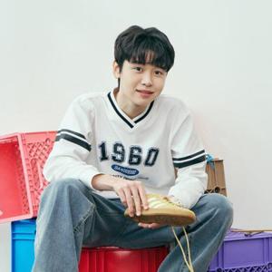 행텐틴즈 동백01 라인브이넥맨투맨1 14510-031-206-07