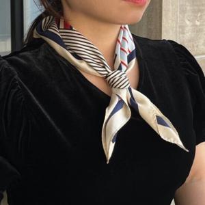 [헤지스] [SILK100%] 아이보리 스트라이프 사각 실크 스카프 HIMU4F803IV