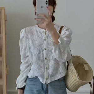 샵앤) 여성 라운드 플라워 레이스 데일리 긴팔 블라우스 21DS-WBL-4256-화이트