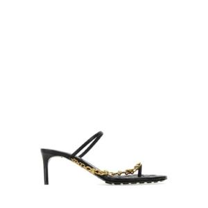 BOTTEGA VENETA LEAF 놋 체인 장식 레더 샌들힐 1961787