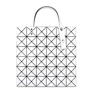 이세이미야케 바오바오 25SS 화이트 루센트 토트백 BB56 AG053 01