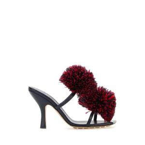 BOTTEGA VENETA 아담 폼폼 장식 레더 샌들힐 1901947
