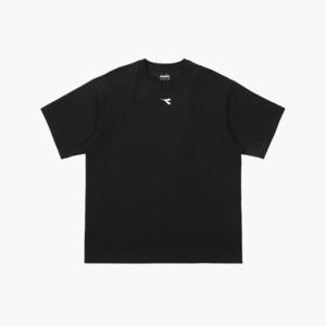 디아도라반팔티 KQJ D4121TRS34BLK 몬텔로 프리즈 티셔츠 BLACK