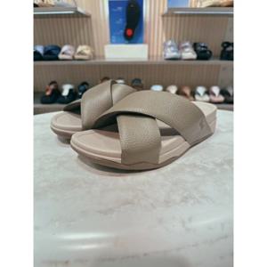 [FITFLOP][서퍼] FFSO5E810I3 25S S 레더 크로스 베이지 남성 슬라이드