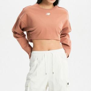 뉴발란스긴팔티 KQJ NBNCE2W302-85 WOMEN 썸머 에코 크롭 라운드 맨투맨 SEMI-OVER FIT