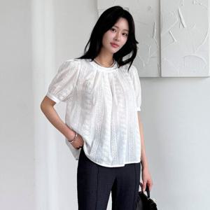 [모리스커밍홈] 라운드 버튼 펀칭 블라우스_M2505BL611B