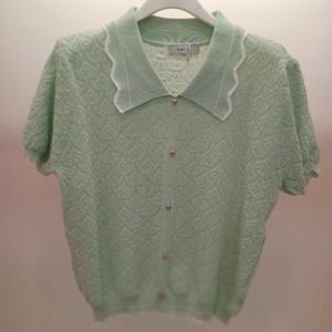 Destijl HC06 짧고 부드러운 비스코스 깔끔한 펀칭 데일리 나비 카라 반팔 니트티 D2523sw17G