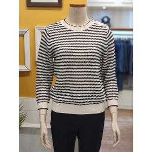 [BCBG]어깨 단추 스트라이프 니트 B4B3K407