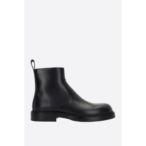 BOTTEGA VENETA 스트럿 스무스 가죽 앵클 부츠 754569V2WX01000