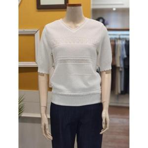 BCBG 세이브존01 크로쉐 브이넥 펄니트 B4B4K411