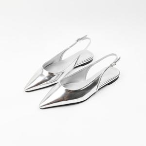 [신난다슈] 여성 구두 슬링백 힐 1cm 스틸레토 플랫 뮬 샌들 펌프스 낮은굽 FL251496 실버