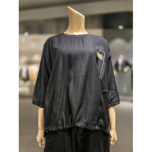 보니스팍스 (B2G22WBL620) 앞밑단 스트링 조임 라운드 블라우스