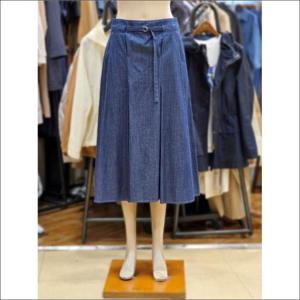 BCBG 세이브존02 턱 디테일 벨티드 데님 스커트 B5B3S202